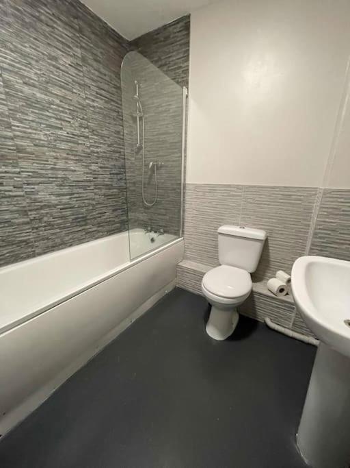 Hosted By Ryan - 1 Bedroom Apartment リヴァプール エクステリア 写真